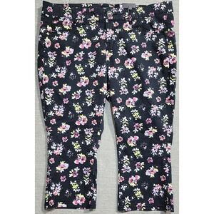 NeW Torrid Womens Size 16 Black Floral Print Capri Pants Stretch Cotton Blend